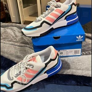 Mens adidas never worn. Size 10